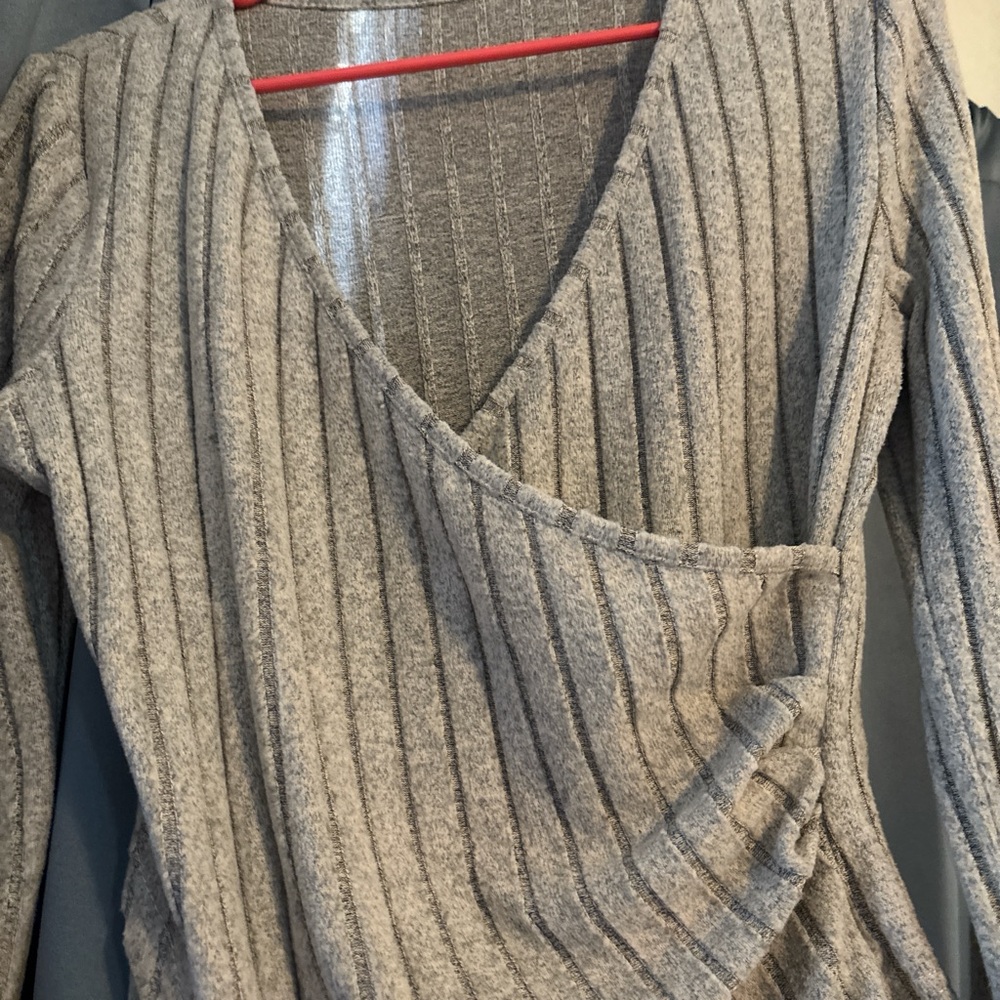 Source Unknown Gray Ribbed Sweater - Picture 2 of 2
